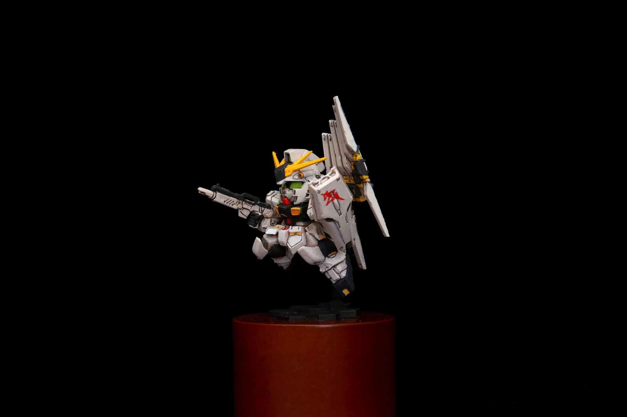 Gundam Superior Define No.02 - ν Gundam image 1