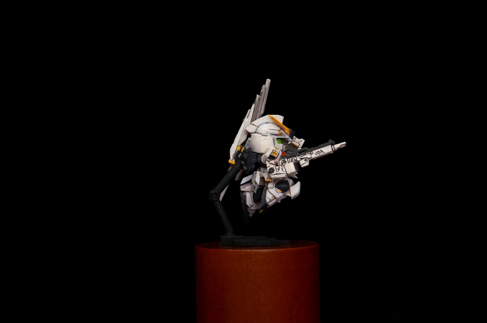 Gundam Superior Define No.02 - ν Gundam image 3