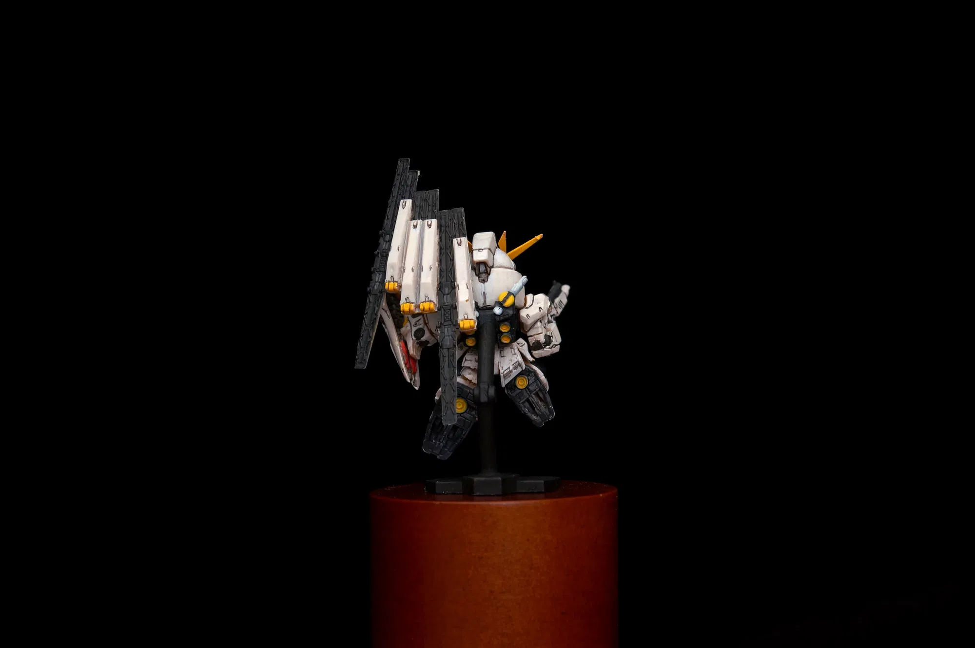 Gundam Superior Define No.02 - ν Gundam image 4