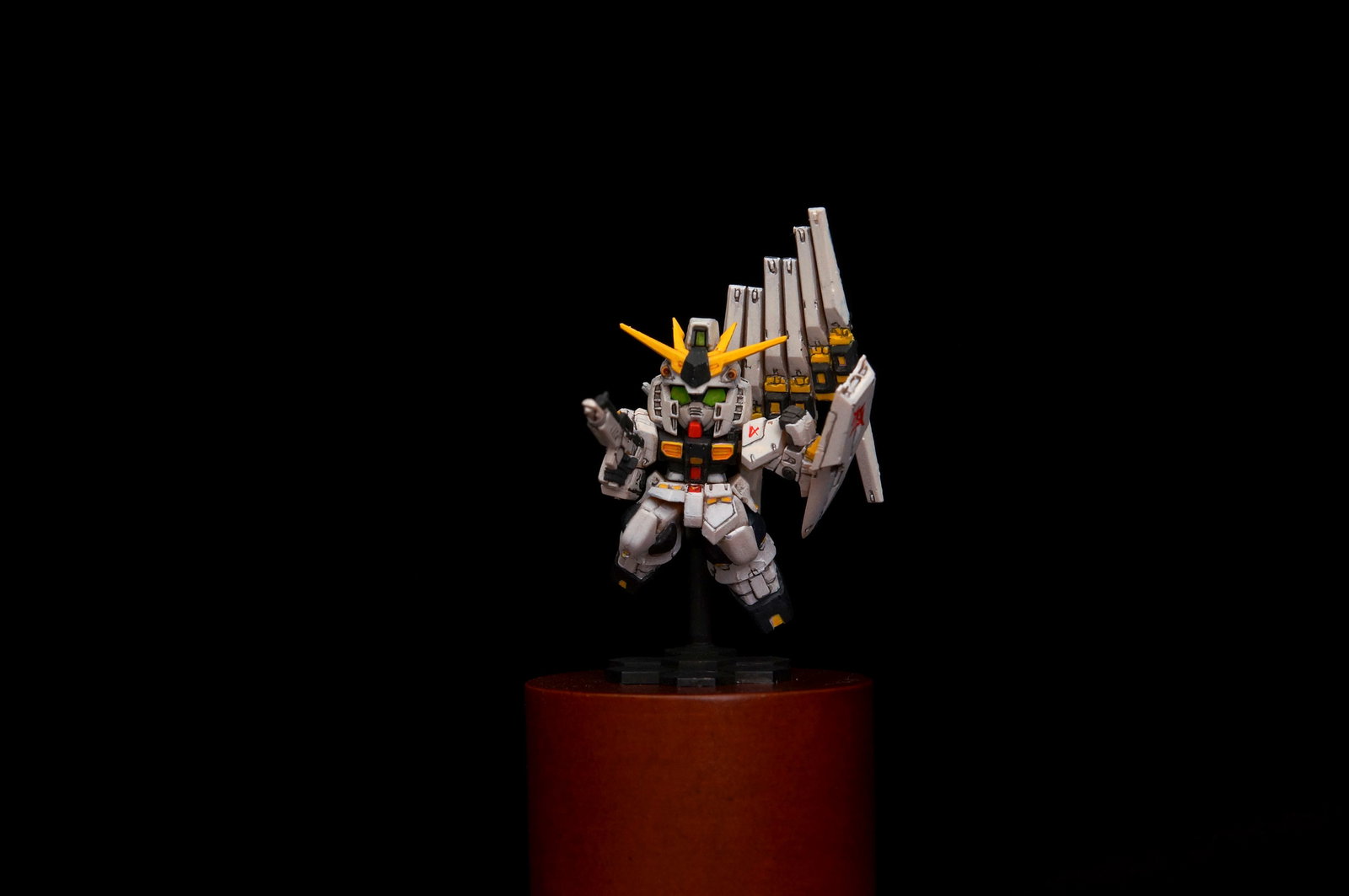 Gundam Superior Define No.02 - ν Gundam image 6