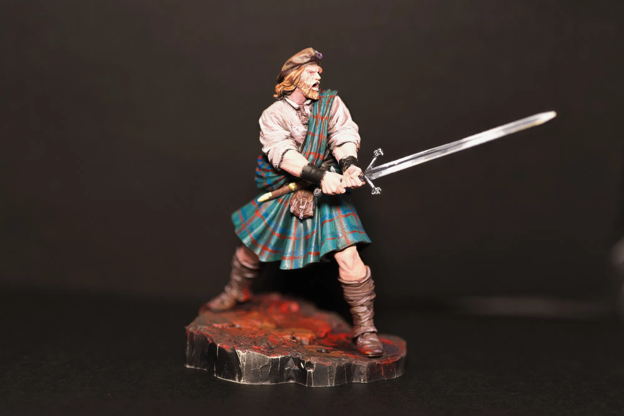 Primary colour Highlander image 1